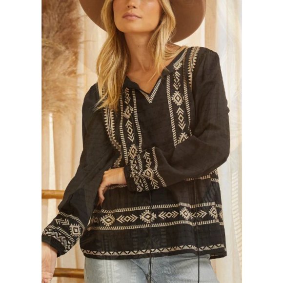 Savanna Jane Tops - NWT Curvy Savanna Jane Bohemian Embroidered Top